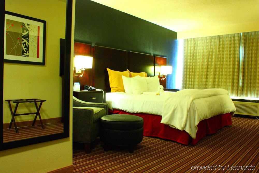 Wyndham Garden Norfolk Downtown Hotel Ngoại thất bức ảnh
