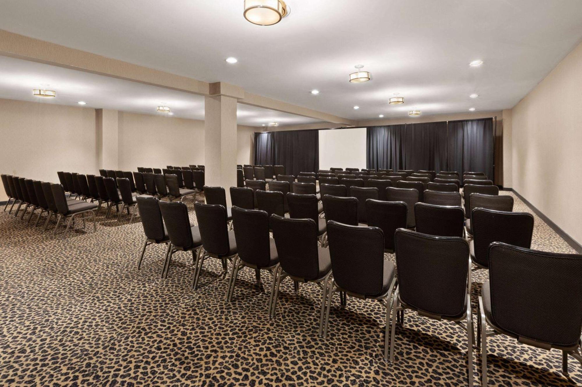 Wyndham Garden Norfolk Downtown Hotel Ngoại thất bức ảnh