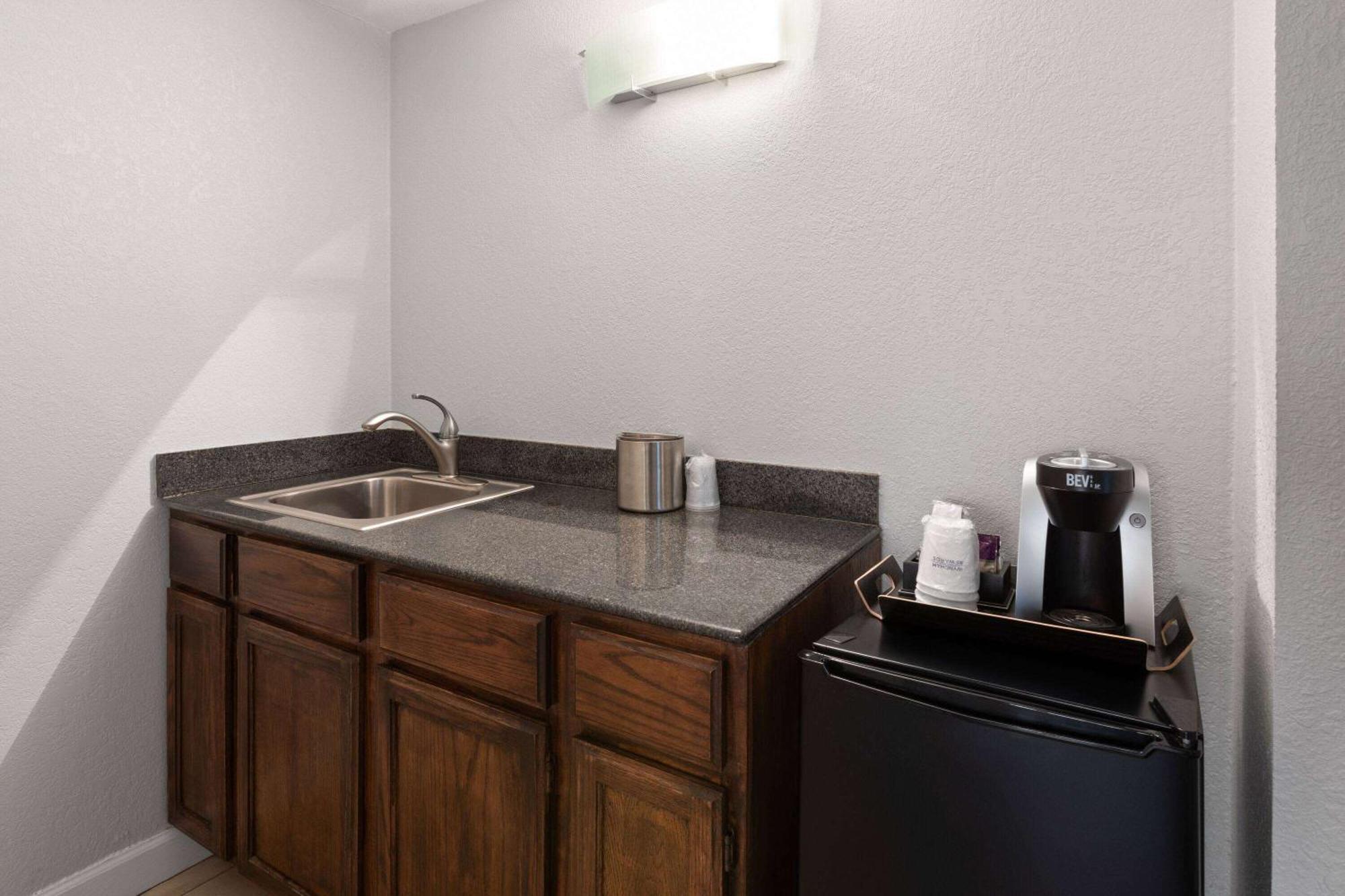 Wyndham Garden Norfolk Downtown Hotel Ngoại thất bức ảnh