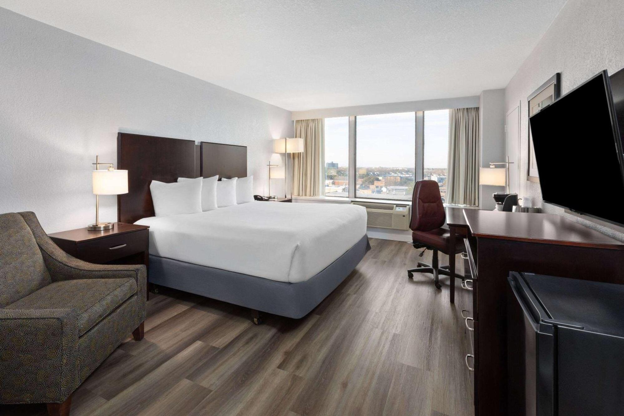 Wyndham Garden Norfolk Downtown Hotel Ngoại thất bức ảnh