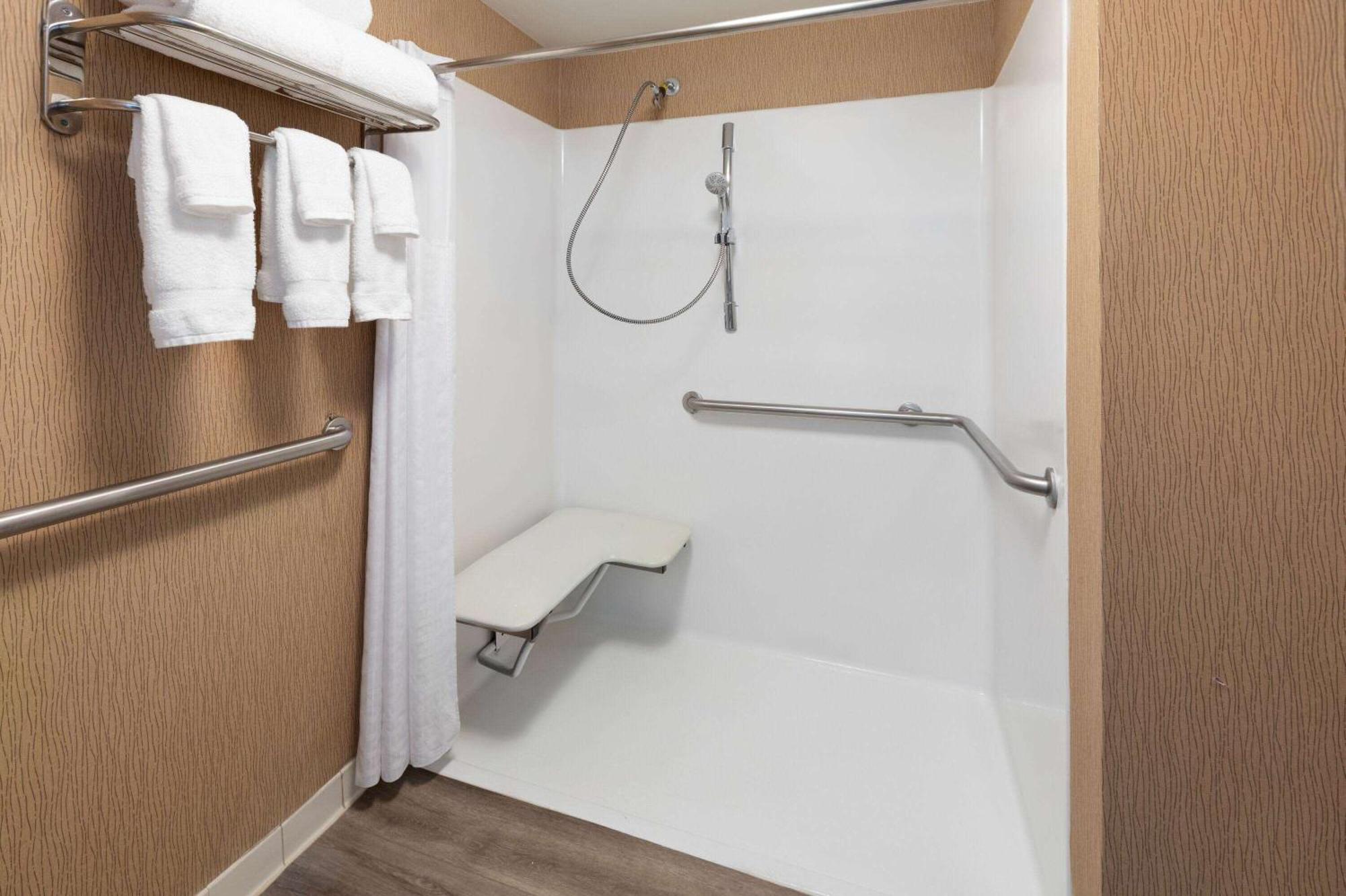 Wyndham Garden Norfolk Downtown Hotel Ngoại thất bức ảnh